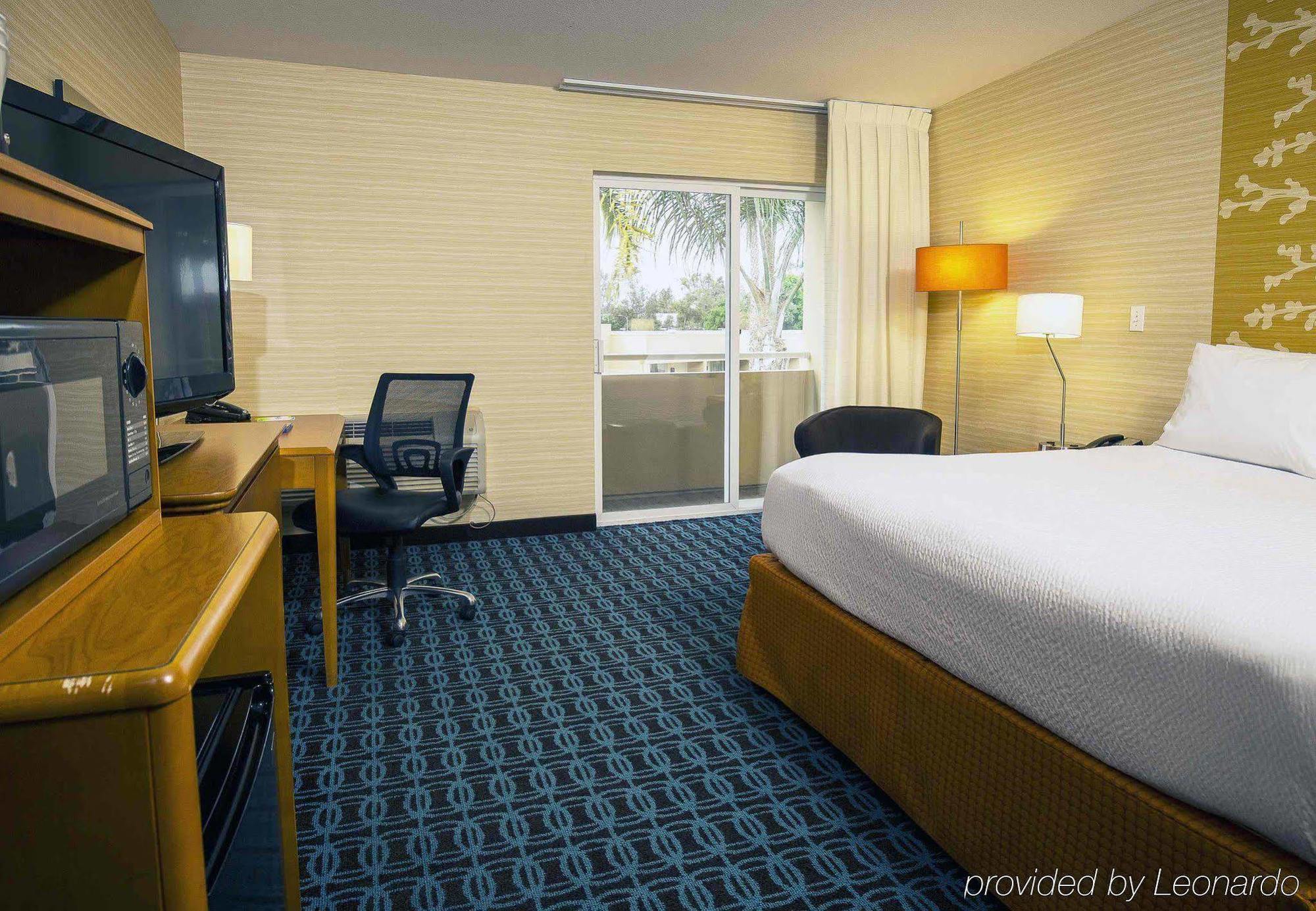 Fairfield Inn And Suites By Marriott San Jose Airport São José Exterior foto