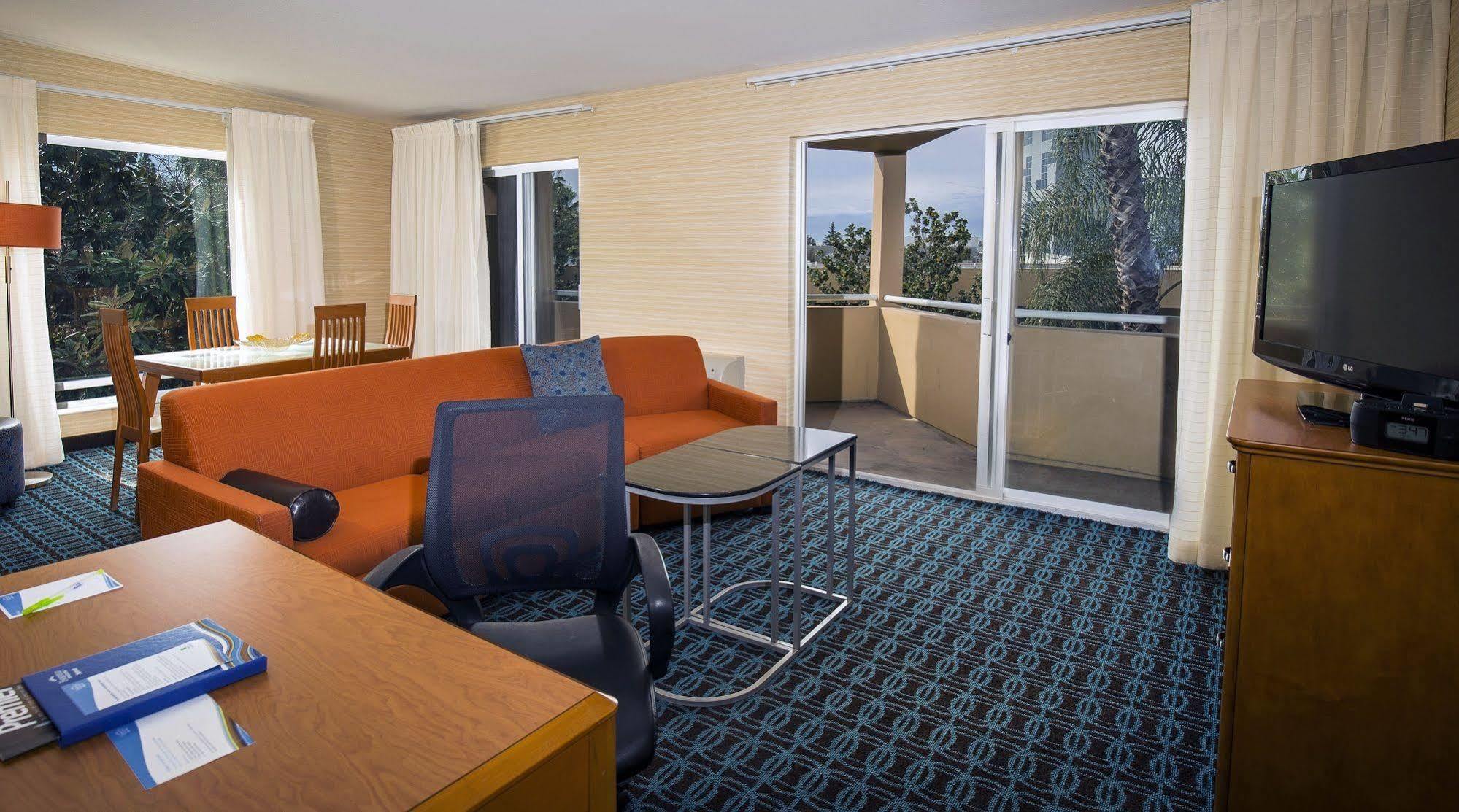 Fairfield Inn And Suites By Marriott San Jose Airport São José Exterior foto